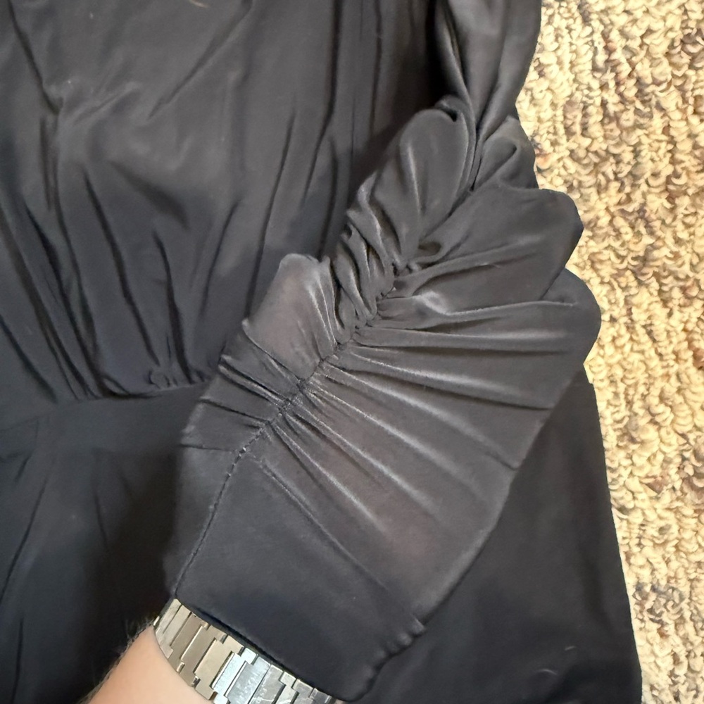 Elegant Black Long Sleeve Dress - Picture 5 of 8